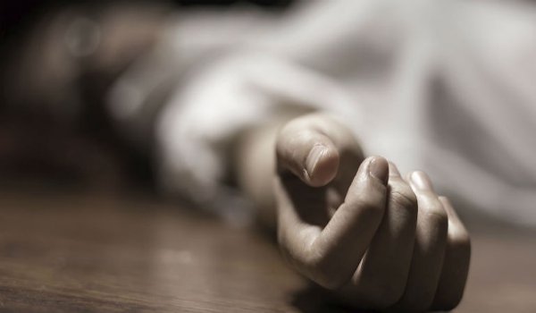 शाहजहांपुर में 14 साल की लडकी की हत्या, रेप की आशंका शाहजहांपुर में 14 साल की लडकी की हत्या, रेप की आशंका