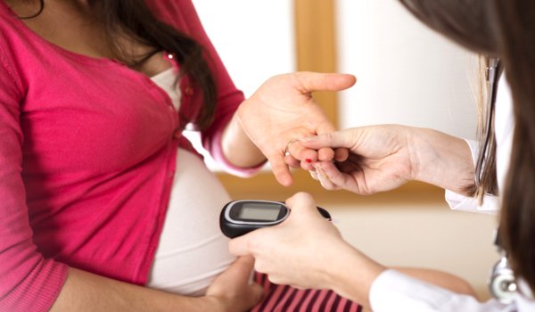 Diabetes During Pregnancy : Symptoms, Risks and Treatment