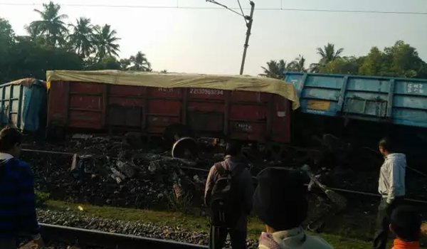 ओडिशा में पटना जा रही मालगाड़ी के 14 डिब्बे पटरी से उतरे