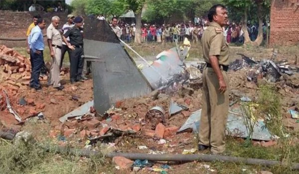 हैदराबाद के पास आईएएफ प्रशिक्षक विमान दुर्घटनाग्रस्त, महिला पायलट सुरक्षित