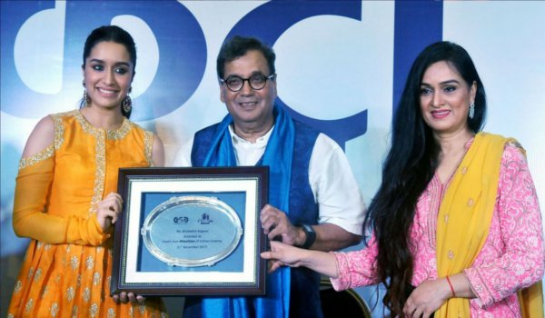 Shraddha Kapoor honoured with Youth Icon of NextGen of Indian Cinema at IFFI