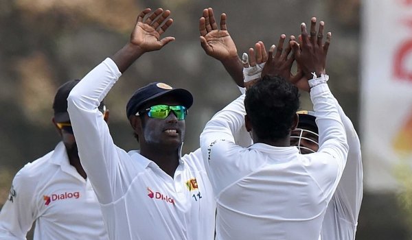 भारतीय बल्लेबाजों की वापसी, श्रीलंका पर 49 रनों की बढ़त