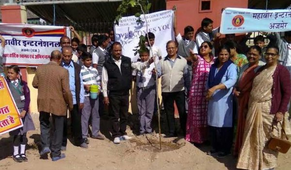 विवेकानन्द मॉडल स्कूल अजमेर में सघन वृक्षारोपण प्रकल्प आरम्भ