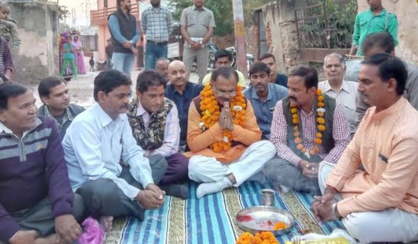 राजीव कॉलोनी व आतेड़ क्षेत्र में सड़क निर्माण कार्य का शुभारम्भ राजीव कॉलोनी व आतेड़ क्षेत्र में सड़क निर्माण कार्य का शुभारम्भ