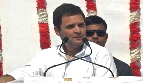 राहुल गांधी ने पोरबंदर में मछुआरा समुदाय को संबोधित किया राहुल गांधी ने पोरबंदर में मछुआरा समुदाय को संबोधित किया
