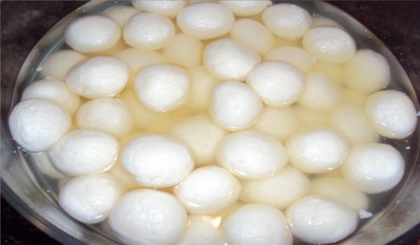 पश्चिम बंगाल ने रसगुल्ला के लिए जीआई टैग जीता पश्चिम बंगाल ने रसगुल्ला के लिए जीआई टैग जीता