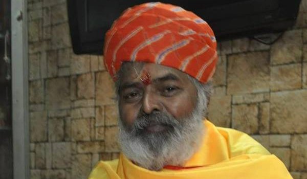 जलती आग में सत्ता का मैला सच जलती आग में सत्ता का मैला सच