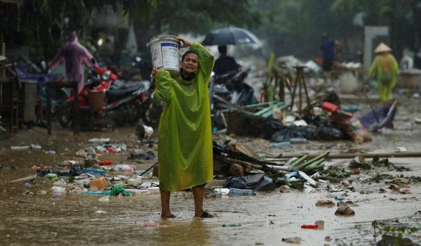 वियतनाम में तूफान ‘डामरे’ से 106 की मौत