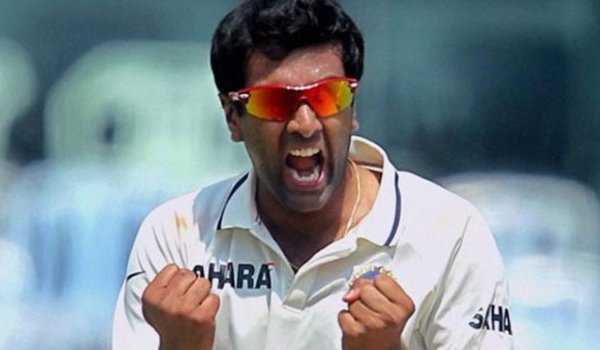 सबसे तेज 300 टेस्ट विकेट लेने वाले गेंदबाज बने रविचंद्रन अश्विन