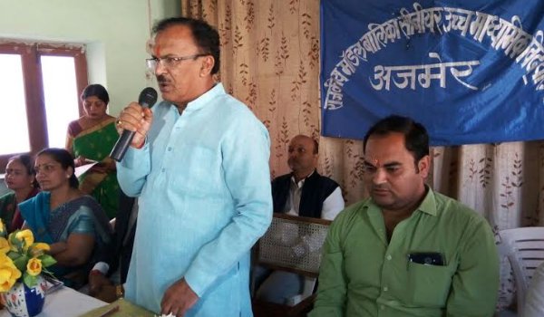बालिकाओं से छेड़छाड़ की तो खैर नहीं, स्कूलों में लगेगी शिकायत पेटिका बालिकाओं से छेड़छाड़ की तो खैर नहीं, स्कूलों में लगेगी शिकायत पेटिका