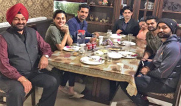 Taapsee Pannu, Angad Bedi enjoy lunch with Sandeep Singh