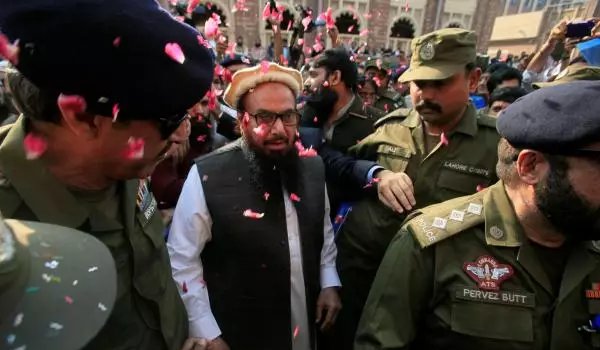 ट्रंप ने पाकिस्तान को हाफिज सईद की रिहाई का खामियाजा भुगतने की चेतावनी दी
