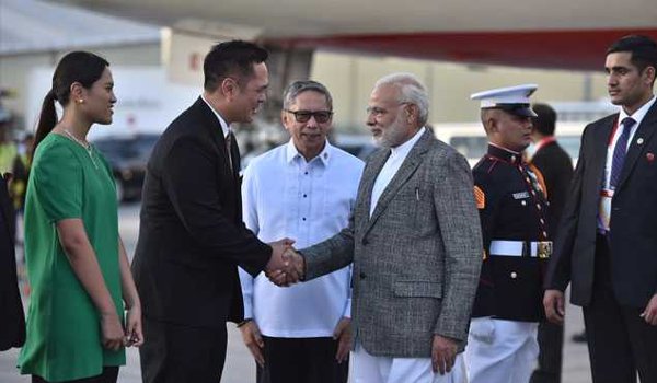 मोदी ने 31वें आसियान सम्मेलन के उद्घाटन समारोह में हिस्सा लिया