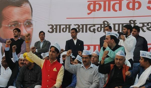 आप ने आयकर विभाग के नोटिस को ‘बोगस’ करार दिया आप ने आयकर विभाग के नोटिस को ‘बोगस’ करार दिया