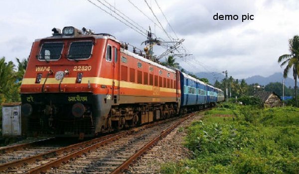 train headed for maharashtra lands up in madhya pradesh after wrong signal