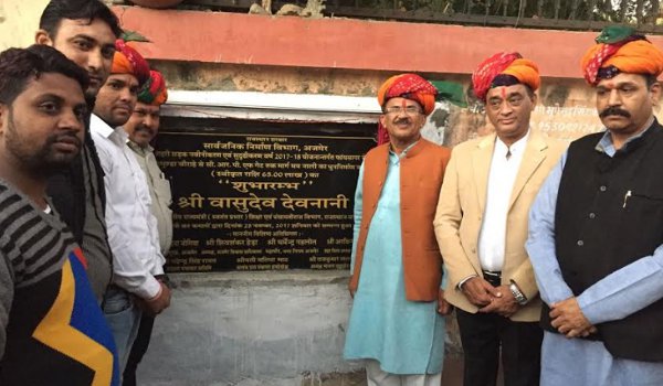 हाथीखेड़ा में 66 लाख की लागत से बनेगी सड़क हाथीखेड़ा में 66 लाख की लागत से बनेगी सड़क