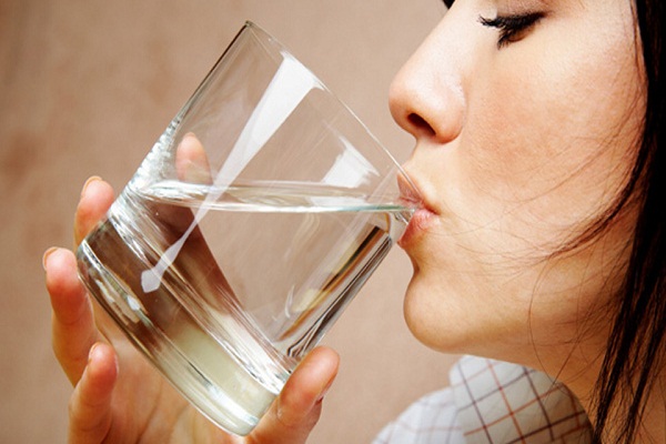 खाली पेट ज्यादा पानी पिने से हो सकते है इस गंभीर बीमारी के शिकार