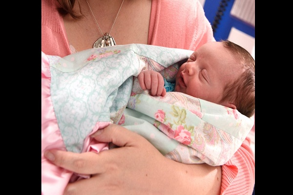 एक बच्ची ने चमत्कारिक तरीके से लिया दो बार जन्म!