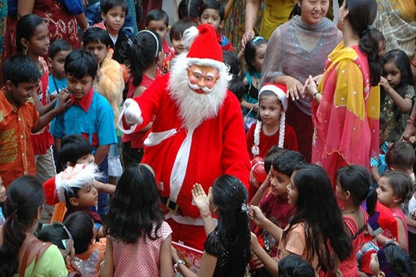 इन देशो में अलग-अलग तरह से मनाते है Christmas