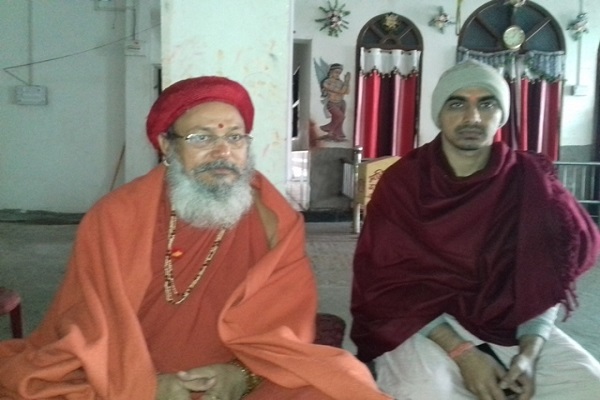 संतों की वेशभूषा वाले ‘मायावियों’ का बहिष्कार हो : महंत दुर्गादास संतों की वेशभूषा वाले ‘मायावियों’ का बहिष्कार हो : महंत दुर्गादास