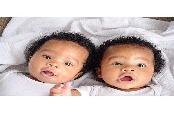 OMG !! The twin daughters born of the woman stole the sperm