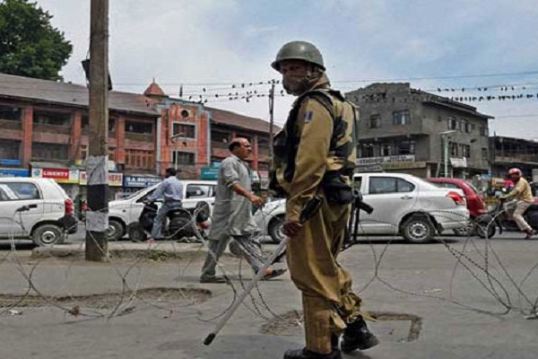 अलगाववादियों की रैली के मद्देनजर श्रीनगर में प्रतिबंध