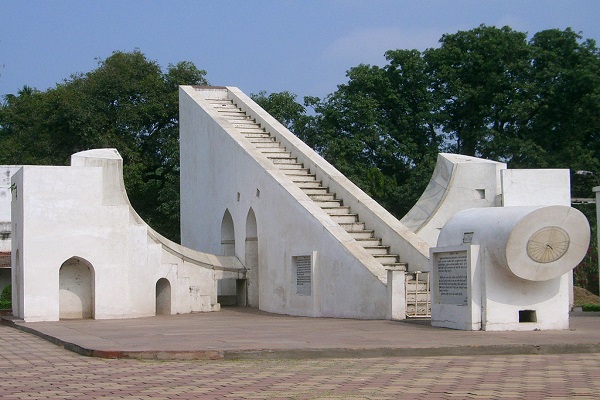 अद्भुत हैं उज्जैन की वेधशाला के यंत्र अद्भुत हैं उज्जैन की वेधशाला के यंत्र