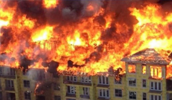अमरीका : आग में 35 अपार्टमेंट्स जलकर खाक