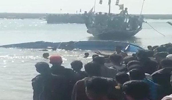 पाकिस्तान में नौका पलटने से 21 की मौत