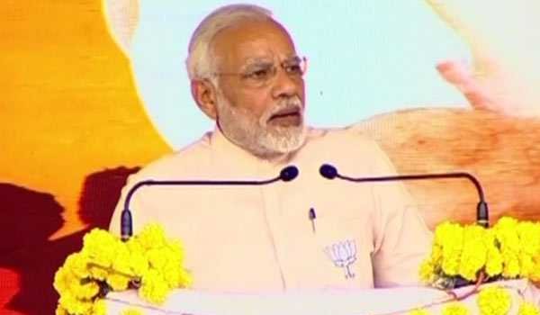 कांग्रेस एक सल्तनत, एक ही वंश राज करेगा : मोदी कांग्रेस एक सल्तनत, एक ही वंश राज करेगा : मोदी