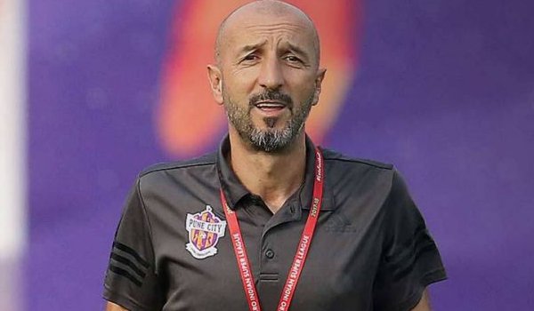 FC Pune City coach ranko popovic handed four match ISL suspension