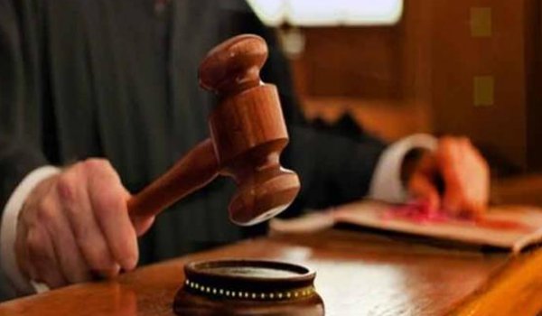 पैसे लेकर सवाल पूछने के मामले में 11 पूर्व सांसदों पर आरोप तय पैसे लेकर सवाल पूछने के मामले में 11 पूर्व सांसदों पर आरोप तय