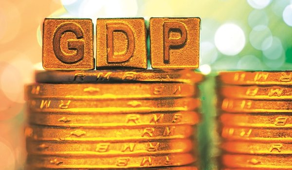एडीबी ने देश का जीडीपी अनुमान घटाकर 6.7 फीसदी किया
