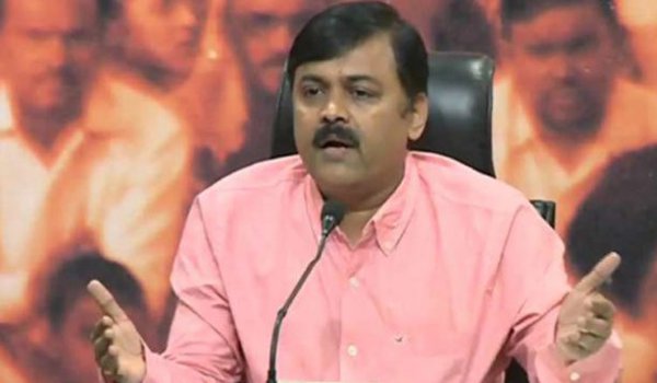 राहुल गांधी ‘बाबर भक्त’ व ‘खिलजी के रिश्तेदार’ : भाजपा राहुल गांधी ‘बाबर भक्त’ व ‘खिलजी के रिश्तेदार’ : भाजपा