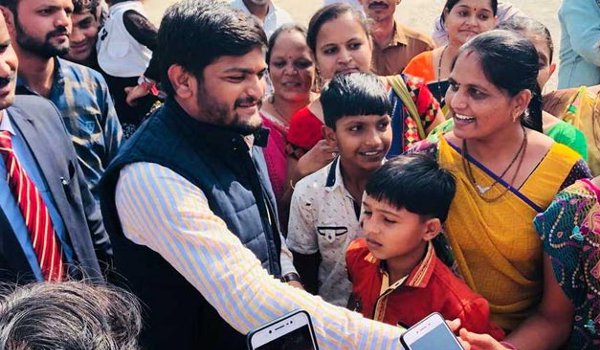 कांग्रेस को करीब 100 सीटें मिलने की संभावना : हार्दिक पटेल कांग्रेस को करीब 100 सीटें मिलने की संभावना : हार्दिक पटेल