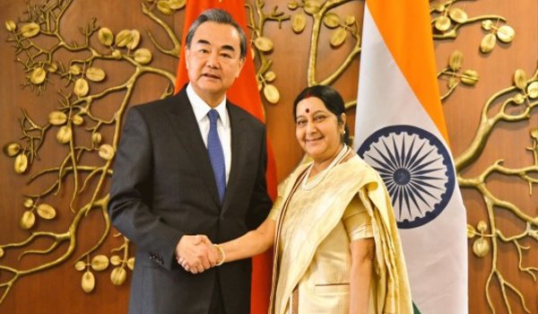 डोकलाम के कारण भारत-चीन संबंधों पर ‘गंभीर’ तनाव : वांग यी डोकलाम के कारण भारत-चीन संबंधों पर ‘गंभीर’ तनाव : वांग यी