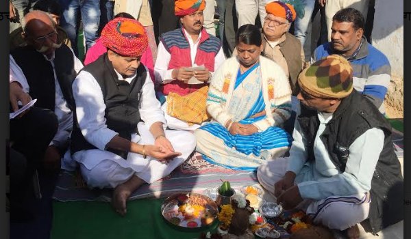 जलदाय मंत्री ने बालकपुरा में किया 2.76 करोड़ के विकास कार्य का शिलान्यास जलदाय मंत्री ने बालकपुरा में किया 2.76 करोड़ के विकास कार्य का शिलान्यास