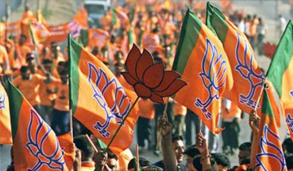 भाजपा को गुजरात की तरह कर्नाटक में जीत की उम्मीद भाजपा को गुजरात की तरह कर्नाटक में जीत की उम्मीद