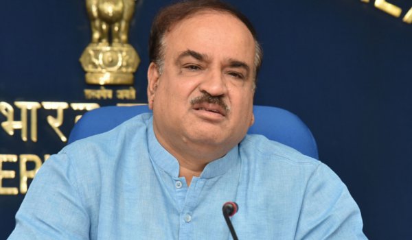 सरकार सभी मसलों पर संसद में विमर्श को तैयार : अनंत कुमार सरकार सभी मसलों पर संसद में विमर्श को तैयार : अनंत कुमार