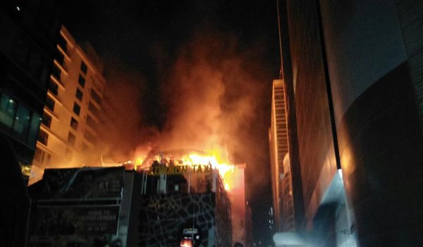 maharashtra : massive fire broke out in hotel building of kamla mill compound in mumbai 15 killed