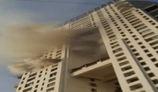 Mumbai : Fire at 17th floor duplex flat in Walkeshwar high rise