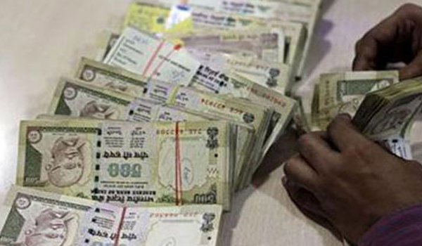 गुजरात में चुनाव के दिन 50 करोड़ रुपए के पुराने नोट जब्त