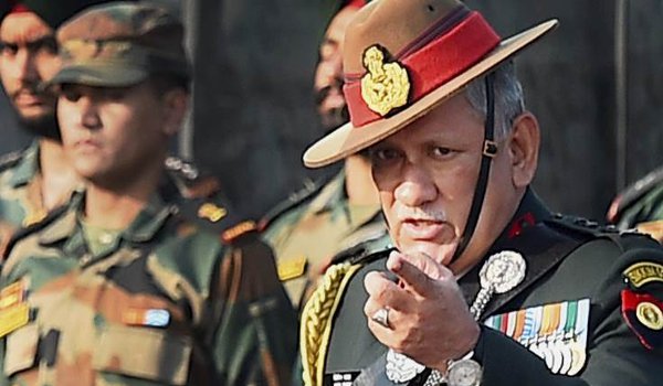 सेना को राजनीति से दूर रहना चाहिए : सेना प्रमुख रावत सेना को राजनीति से दूर रहना चाहिए : सेना प्रमुख रावत