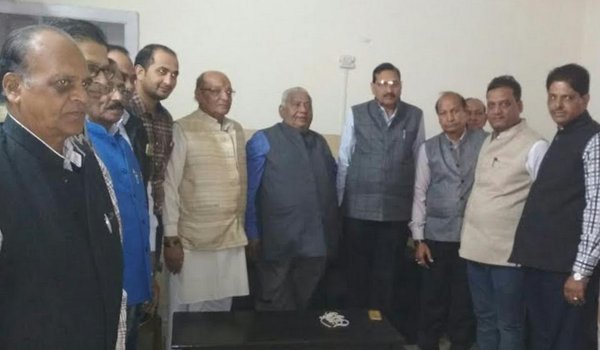 वैश्य समाज ने भरी हुंकार, लोक सभा उपचुनाव में मांगा प्रतिनिधत्व वैश्य समाज ने भरी हुंकार, लोक सभा उपचुनाव में मांगा प्रतिनिधत्व