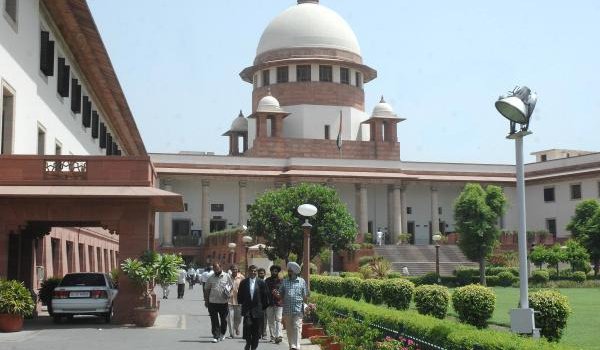 पटाखों पर राष्ट्रव्यापी प्रतिबंध : सुप्रीमकोर्ट का केंद्र को नोटिस पटाखों पर राष्ट्रव्यापी प्रतिबंध : सुप्रीमकोर्ट का केंद्र को नोटिस