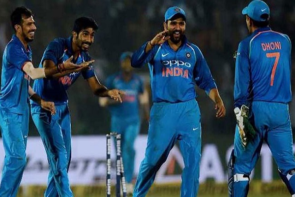 विशाखापट्टनम वनडे : धवन का शतक, भारत ने सीरीज अपने नाम की विशाखापट्टनम वनडे : धवन का शतक, भारत ने सीरीज अपने नाम की