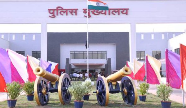 छत्तीसगढ़ पुलिस में भर्ती होंगे 35 हजार किन्नर! छत्तीसगढ़ पुलिस में भर्ती होंगे 35 हजार किन्नर!