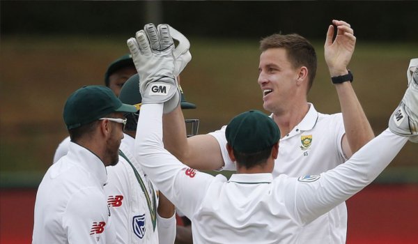 दक्षिण अफ्रीका ने जिम्बाब्वे को पारी व 120 रनों से हराया