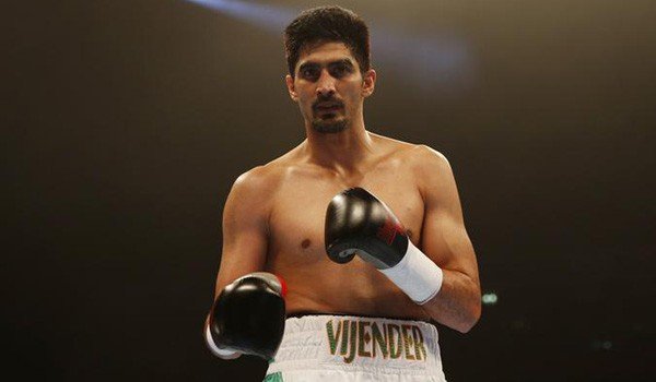 vijender singh beats ernest amuzu to record 10th straight win