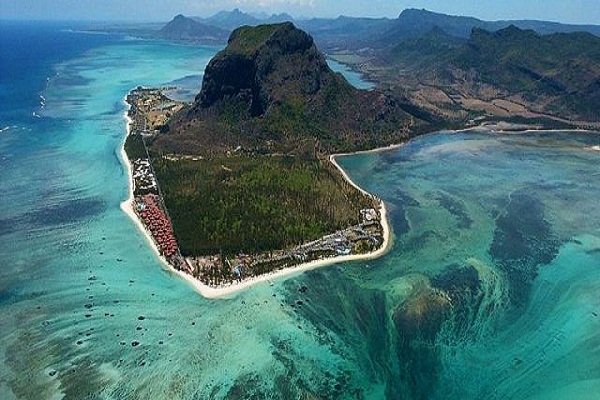 World's peculiar and beautiful waterfalls, which you will be surprised to know